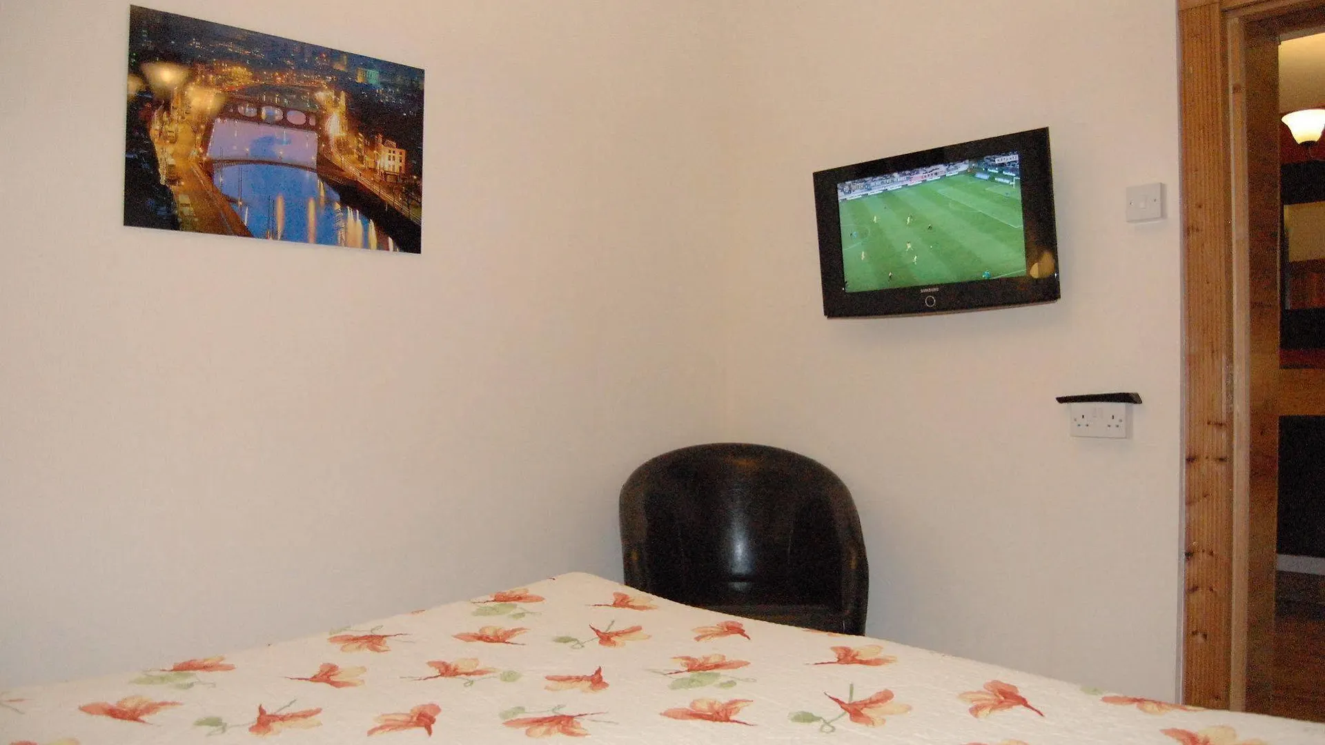 Hotel Flyover Bed And Breakfast Dublin