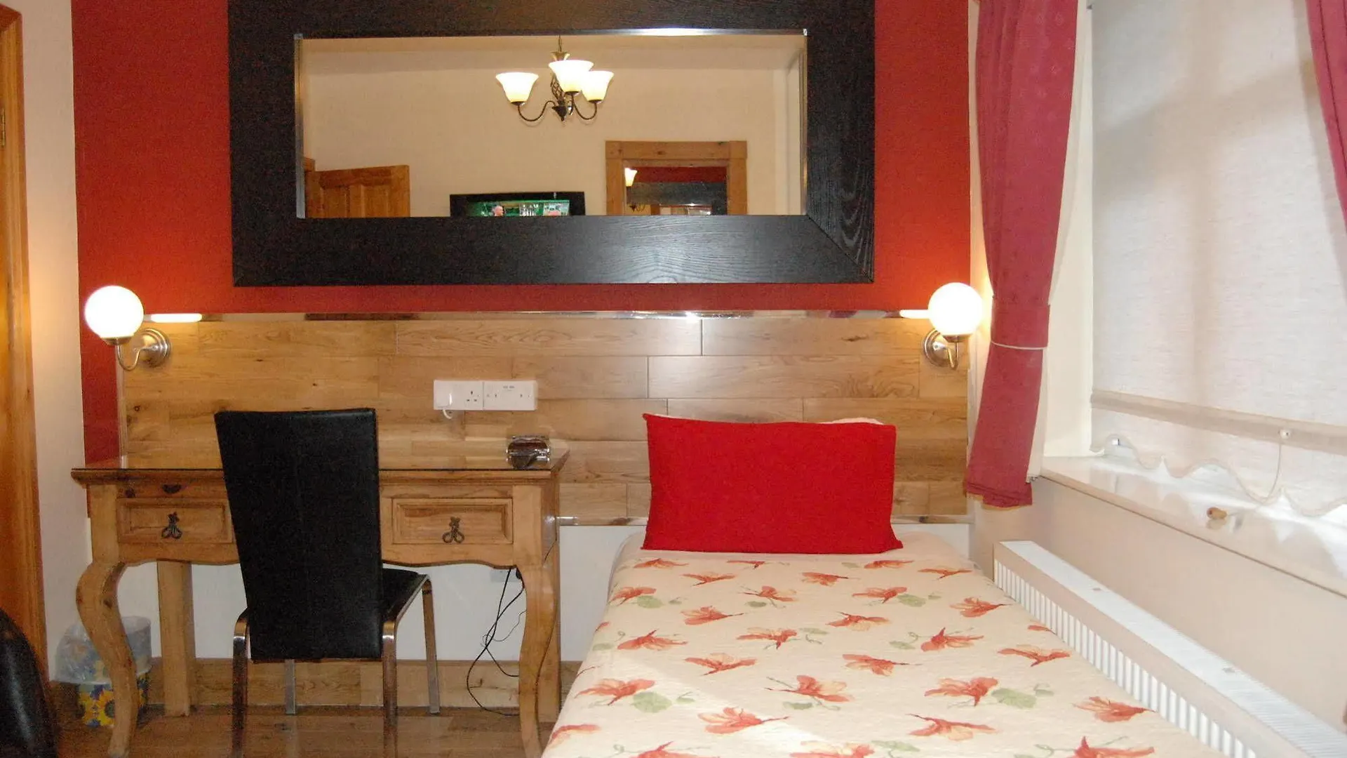 Hotel Flyover Bed And Breakfast Dublin